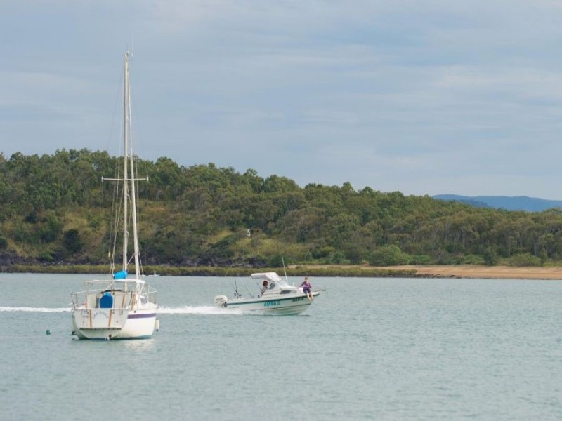 4 (LOT 5) ELLE COURT, Armstrong Beach QLD 4737