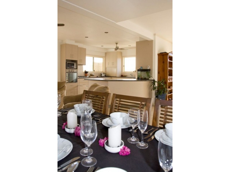 18 CARLISLE CRESCENT, Bloomsbury QLD 4799