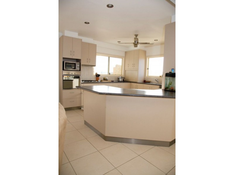18 CARLISLE CRESCENT, Bloomsbury QLD 4799
