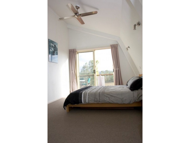 18 CARLISLE CRESCENT, Bloomsbury QLD 4799