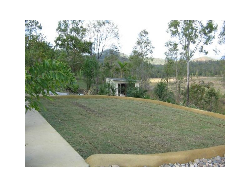 18 CARLISLE CRESCENT, Bloomsbury QLD 4799