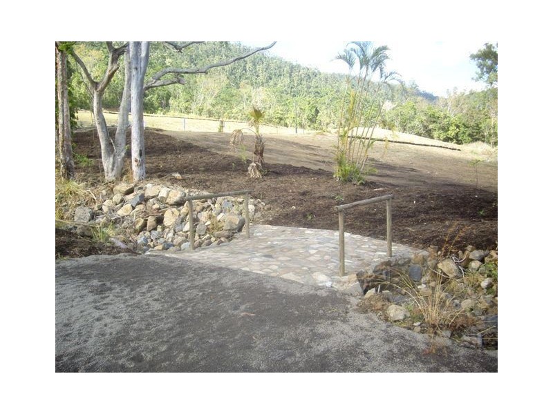 26 RIDGEVIEW DRIVE, Cannonvale QLD 4802