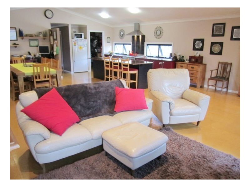 177 WHITSUNDAY DRIVE, Bloomsbury QLD 4799