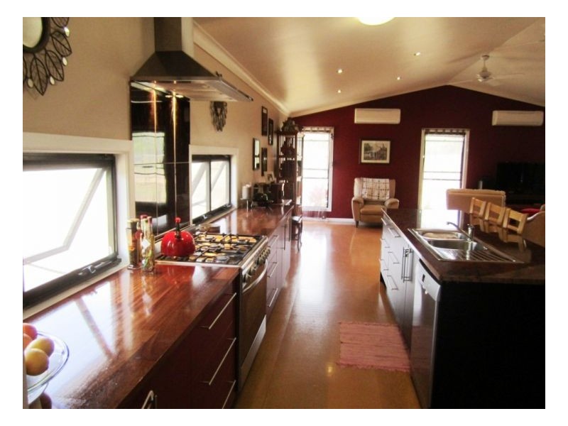 177 WHITSUNDAY DRIVE, Bloomsbury QLD 4799