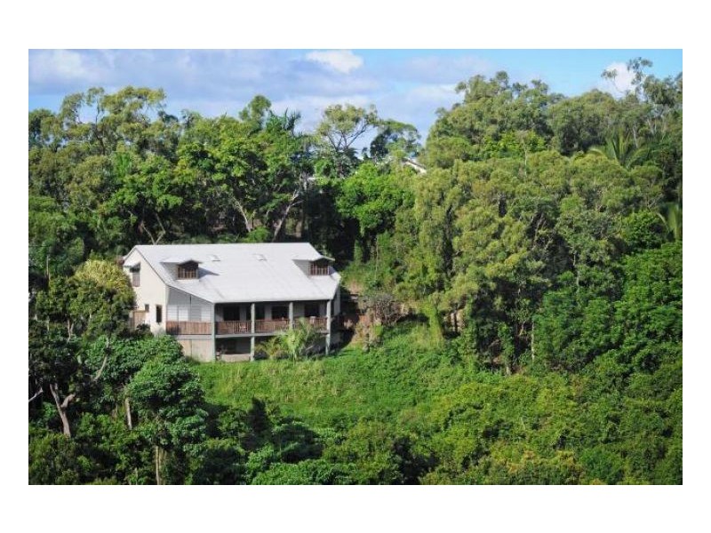 6 HARBOUR AVE, Shute Harbour QLD 4802
