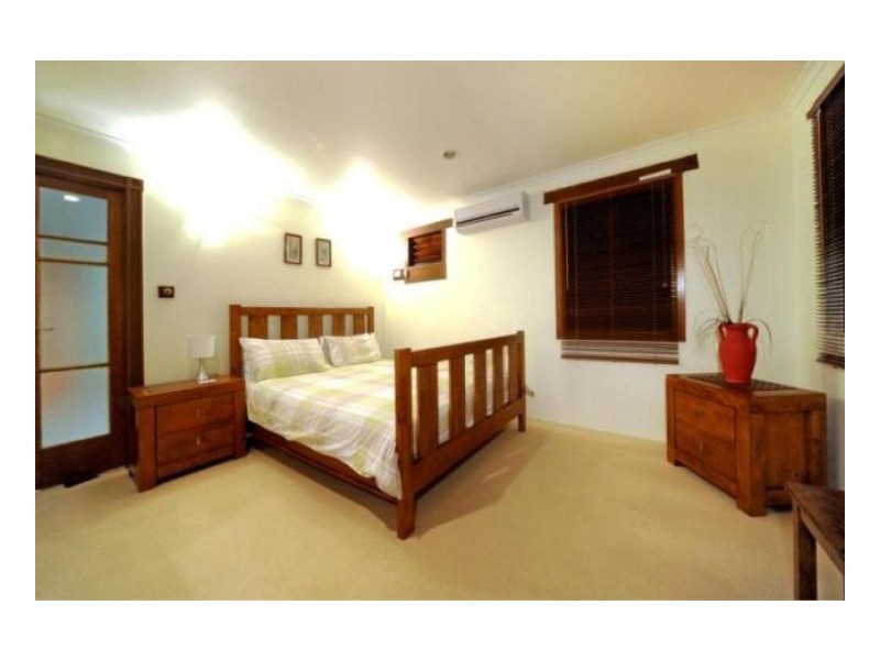 6 HARBOUR AVE, Shute Harbour QLD 4802