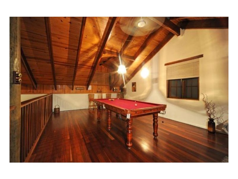 6 HARBOUR AVE, Shute Harbour QLD 4802