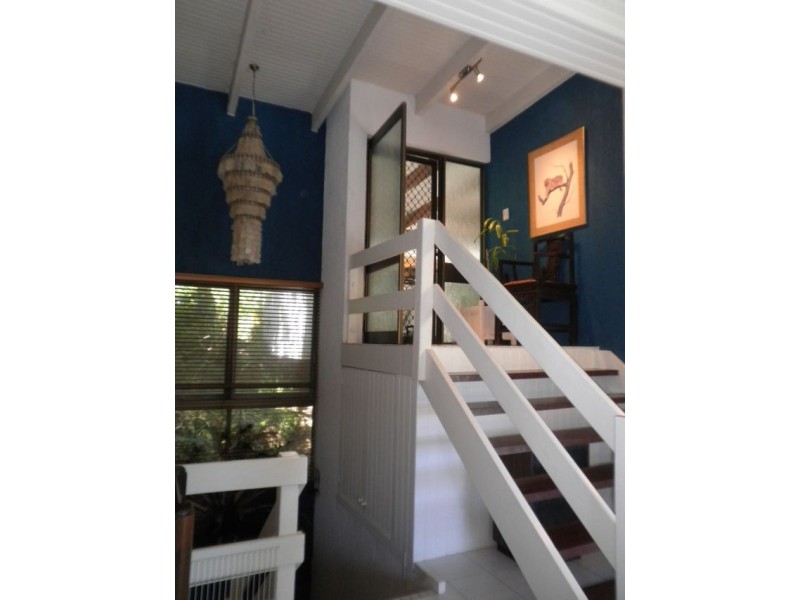 4 HARBOUR AVE, Shute Harbour QLD 4802