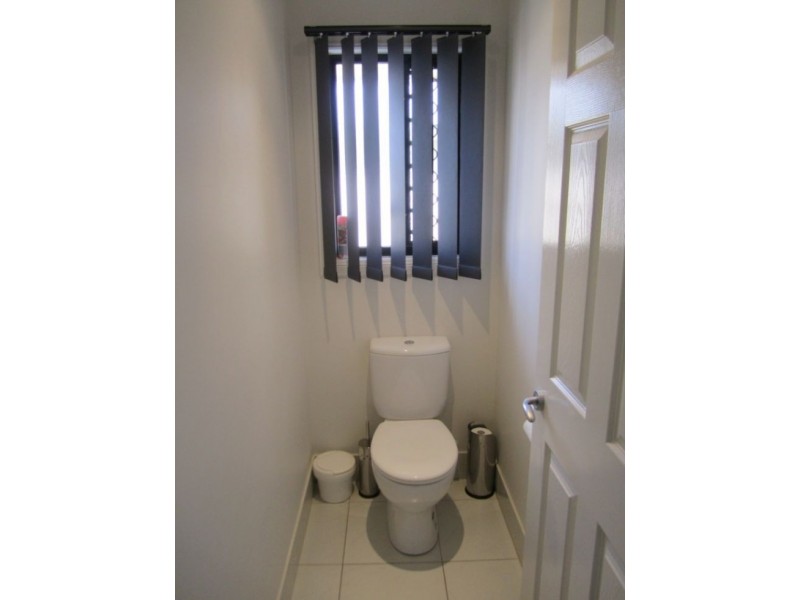 17 HONEY MYRTLE ST, Proserpine QLD 4800