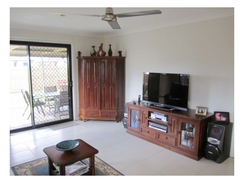 17 HONEY MYRTLE ST, Proserpine QLD 4800