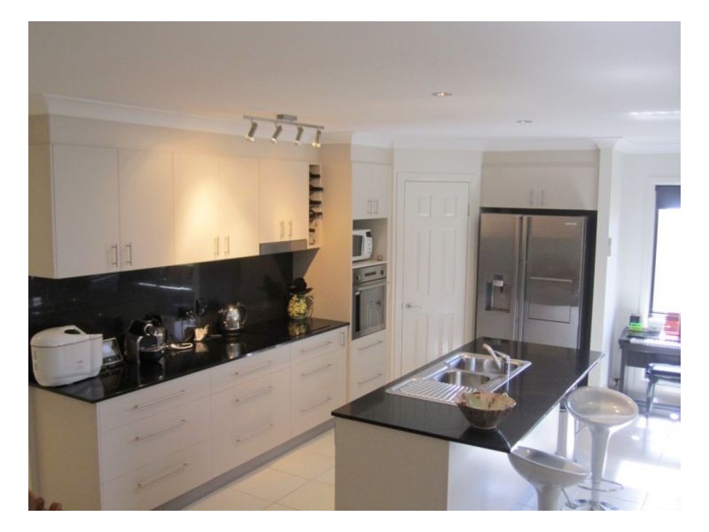 17 HONEY MYRTLE ST, Proserpine QLD 4800