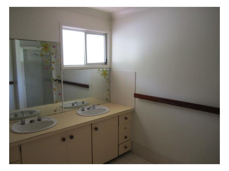 16 ILUKA STREET, Cannonvale QLD 4802