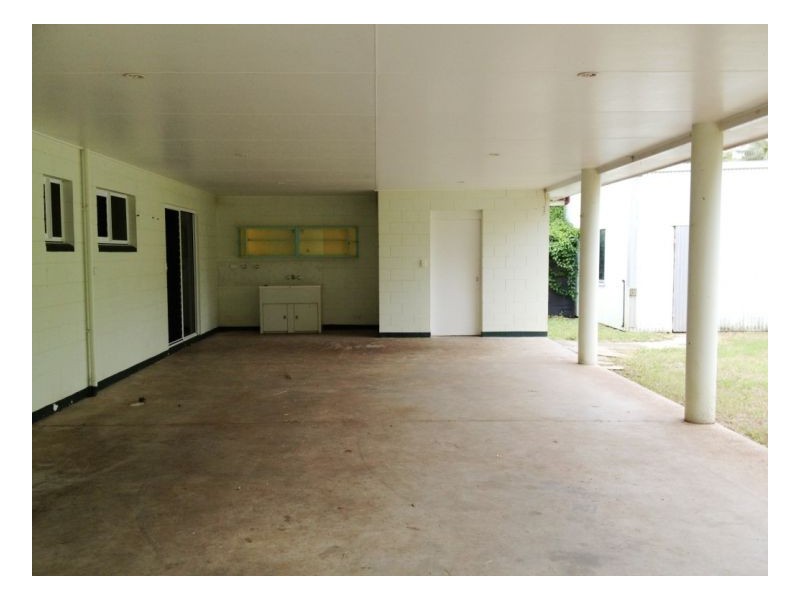 13 MCLEOD STREET, Midge Point QLD 4799