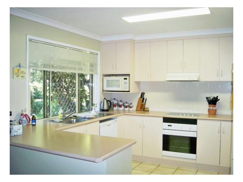 17 Bundesen Ave, Midge Point QLD 4799