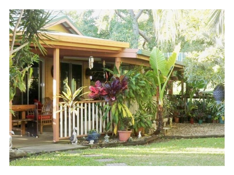 17 Bundesen Ave, Midge Point QLD 4799