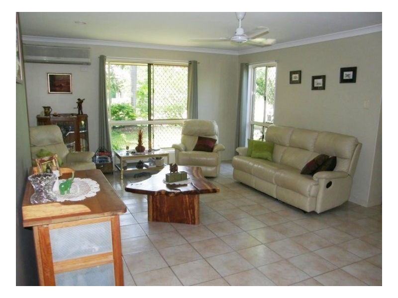 17 Bundesen Ave, Midge Point QLD 4799