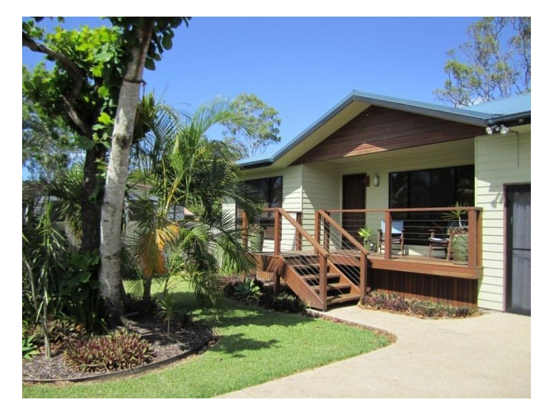 124 Shute Harbour Rd, Cannonvale QLD 4802