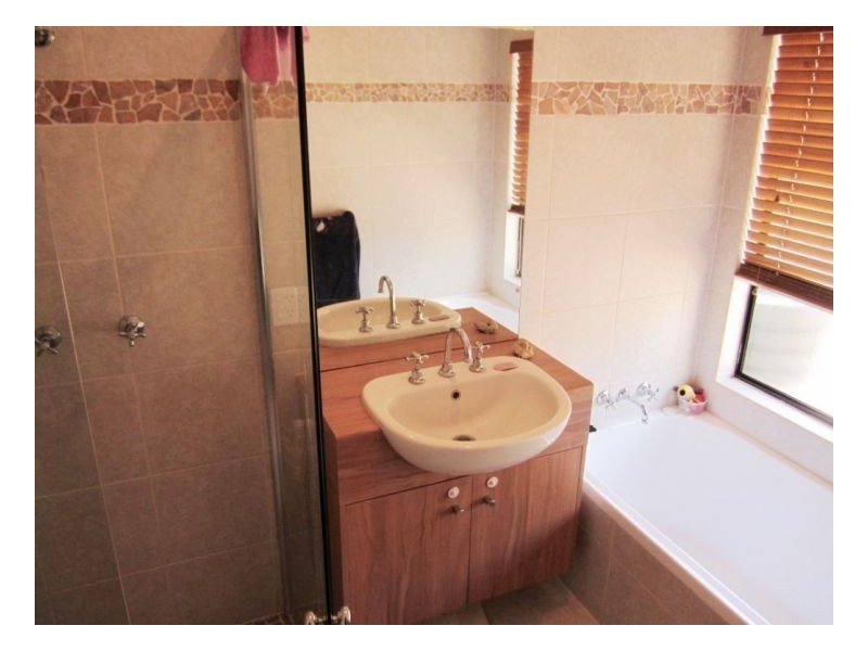 124 Shute Harbour Rd, Cannonvale QLD 4802