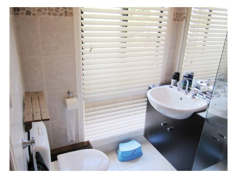 124 Shute Harbour Rd, Cannonvale QLD 4802