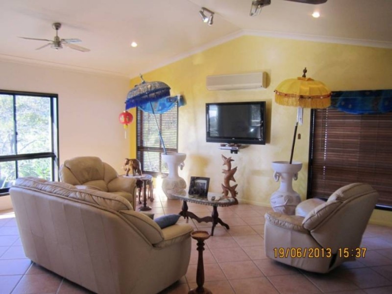 18 Woodwark Crescent, Cannonvale QLD 4802