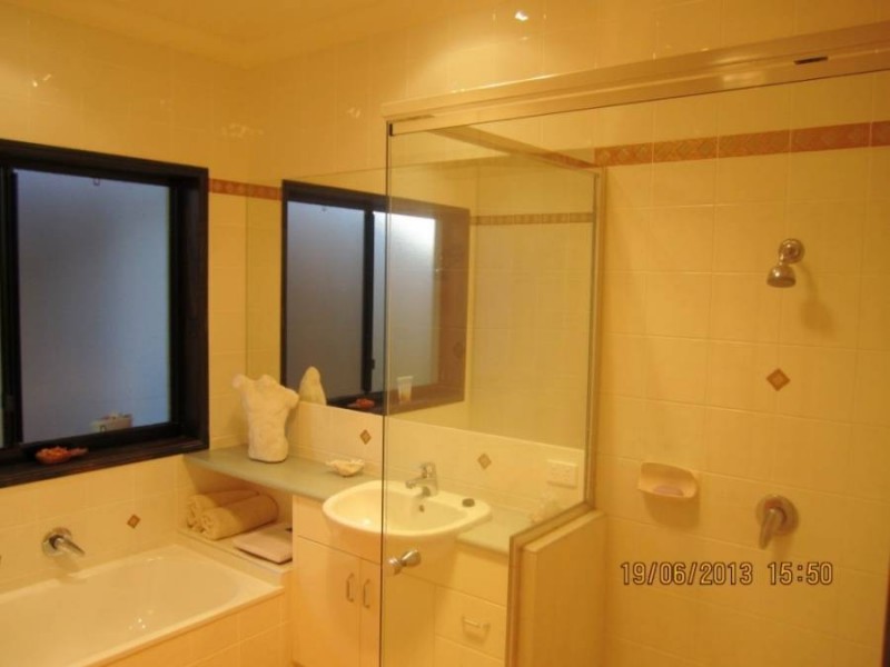 18 Woodwark Crescent, Cannonvale QLD 4802