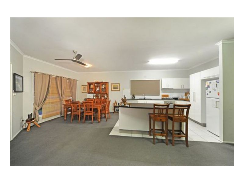 34 Grace Avenue, Cannonvale QLD 4802