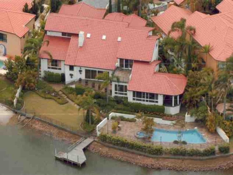 19 Cheval Court, Benowa QLD 4217