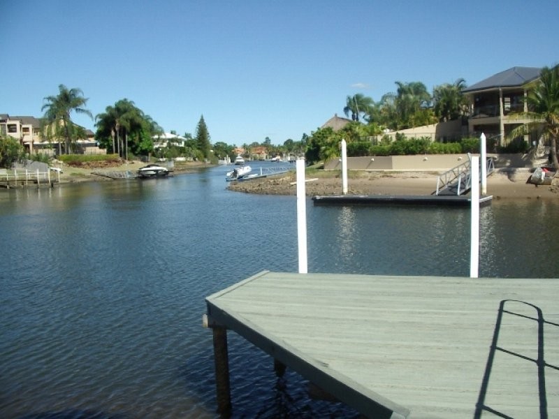 19 Cheval Court, Benowa QLD 4217