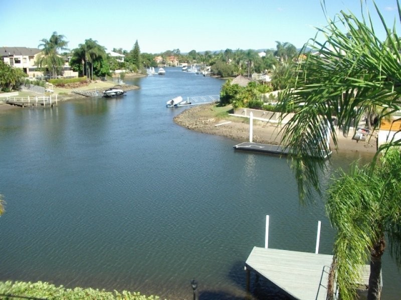 19 Cheval Court, Benowa QLD 4217