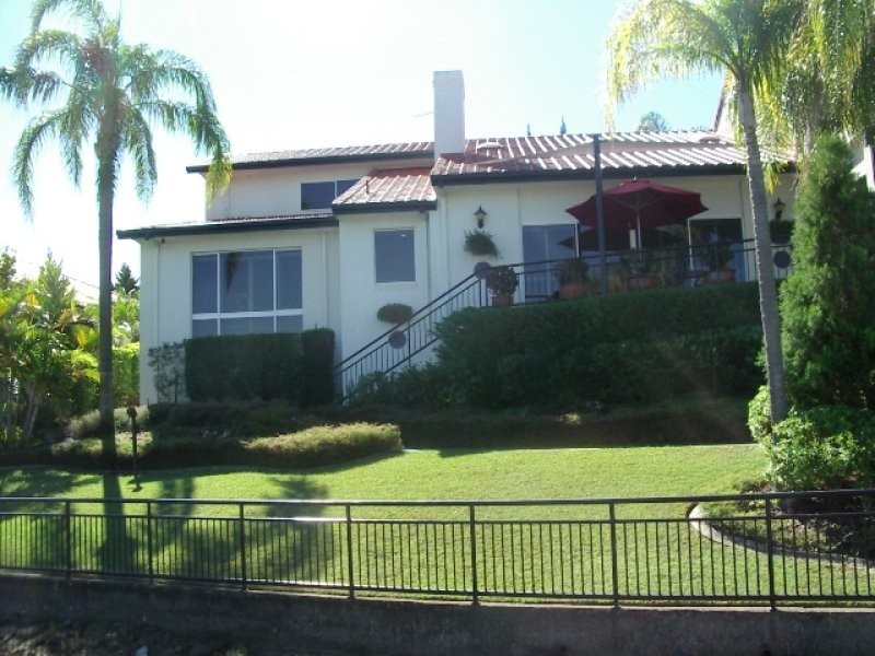 19 Cheval Court, Benowa QLD 4217