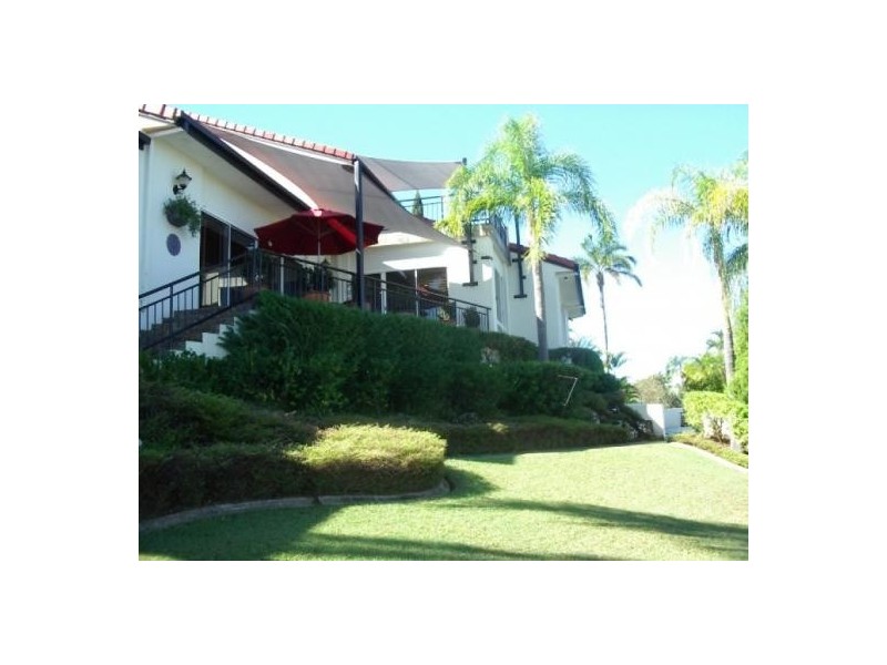 19 Cheval Court, Benowa QLD 4217