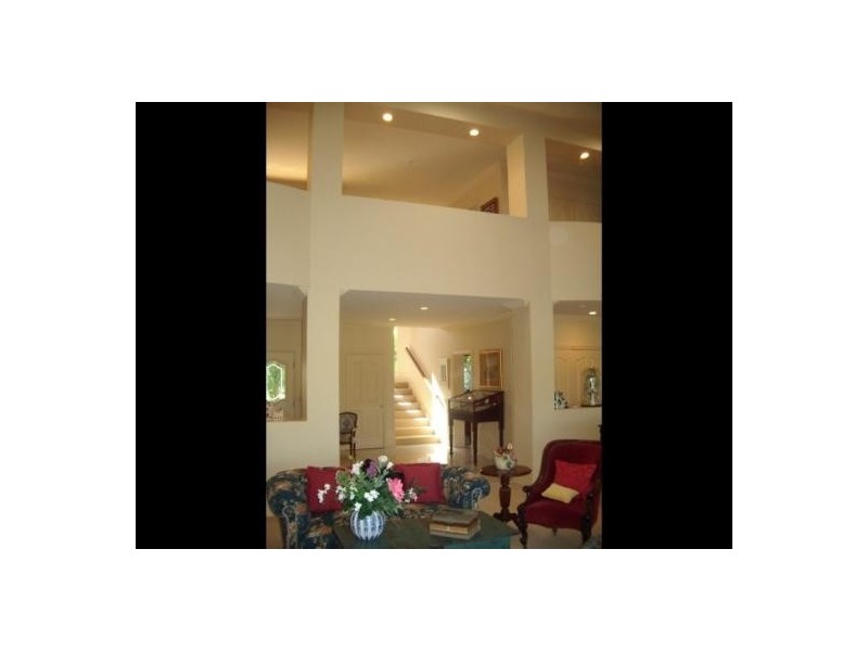 19 Cheval Court, Benowa QLD 4217