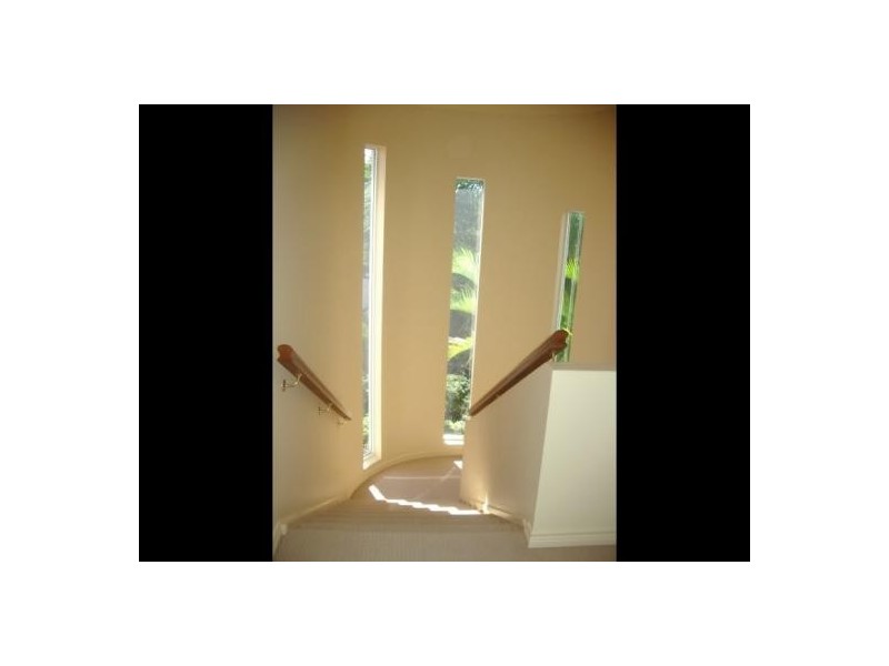 19 Cheval Court, Benowa QLD 4217