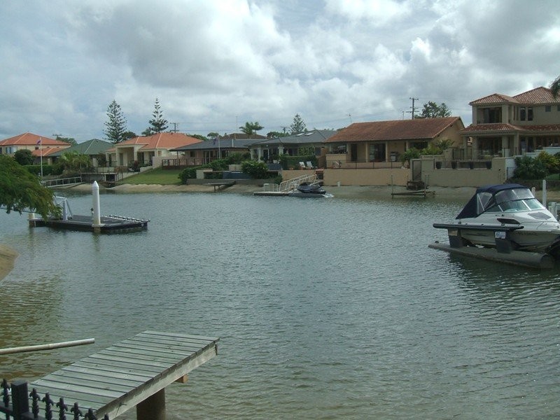 99 Amalfi Drive, Isle Of Capri QLD 4217