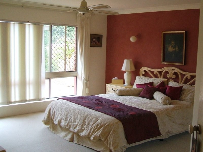 99 Amalfi Drive, Isle Of Capri QLD 4217
