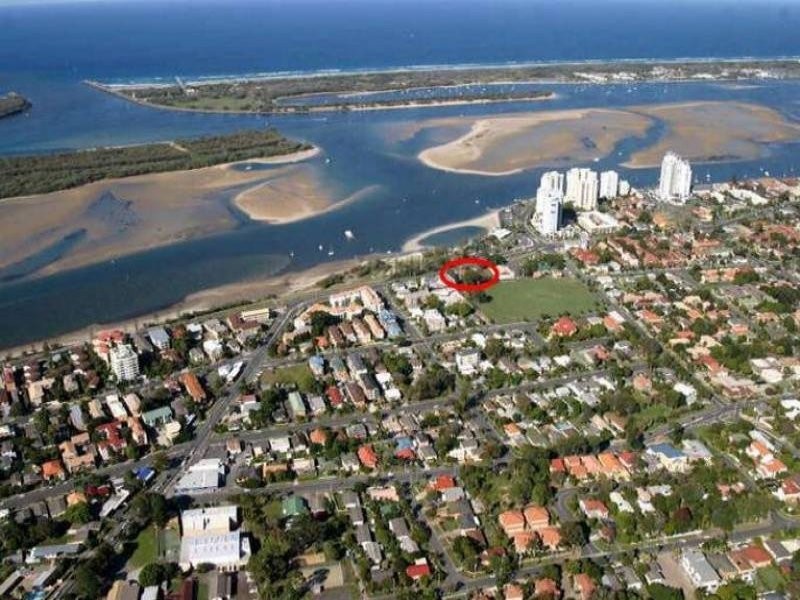 372-374-376 Marine Parade, Labrador QLD 4215