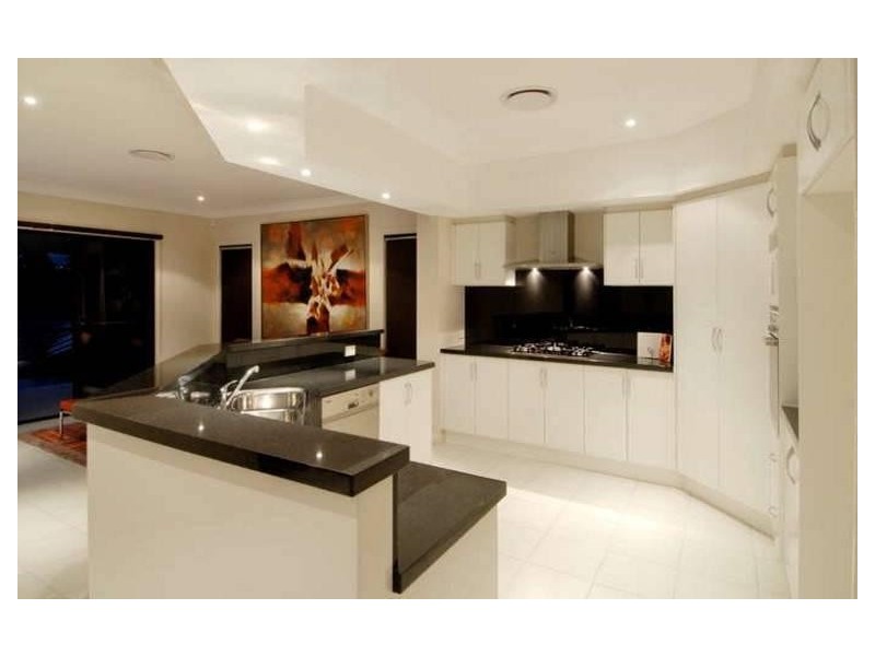 7 Sir Bruce Small Boulevard, Benowa Waters QLD 4217