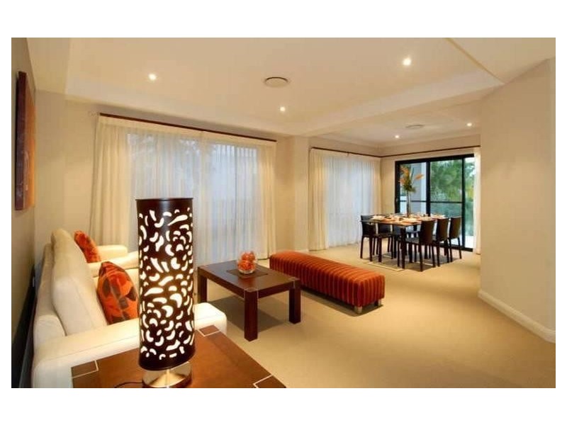 7 Sir Bruce Small Boulevard, Benowa Waters QLD 4217