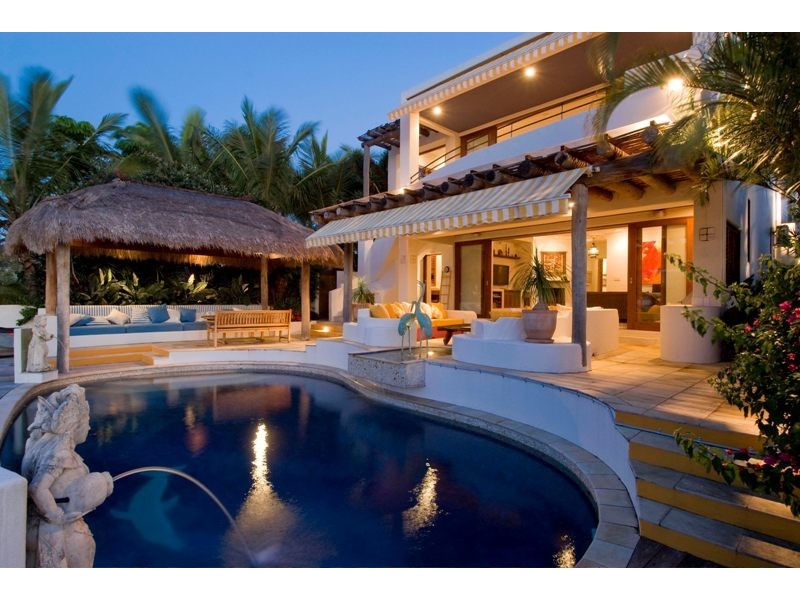 17 The Corso, Surfers Paradise QLD 4217