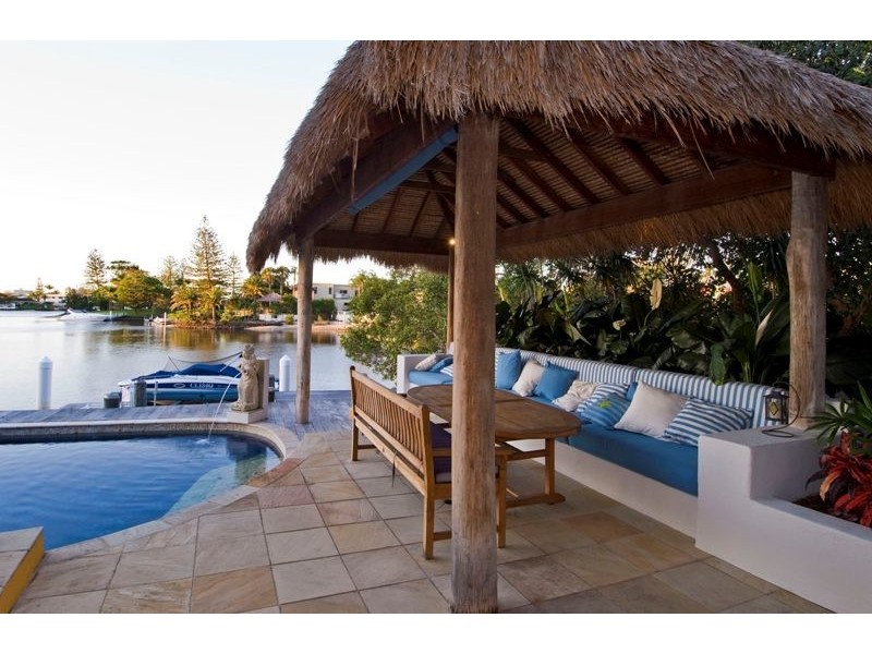 17 The Corso, Surfers Paradise QLD 4217