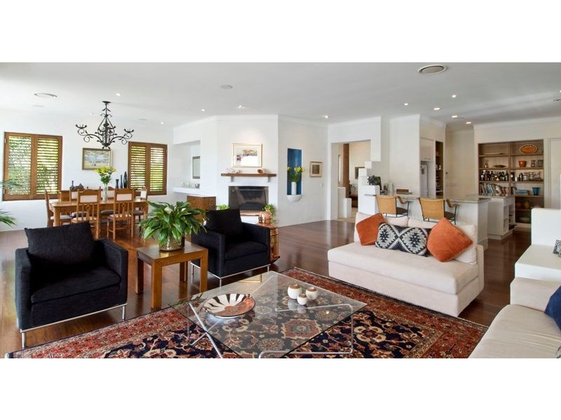 17 The Corso, Surfers Paradise QLD 4217