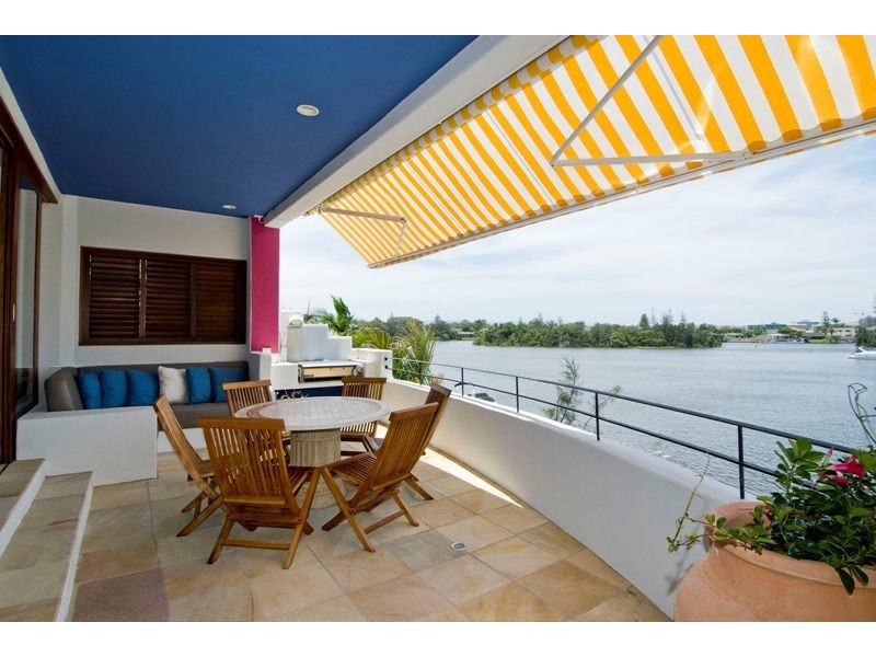 17 The Corso, Surfers Paradise QLD 4217