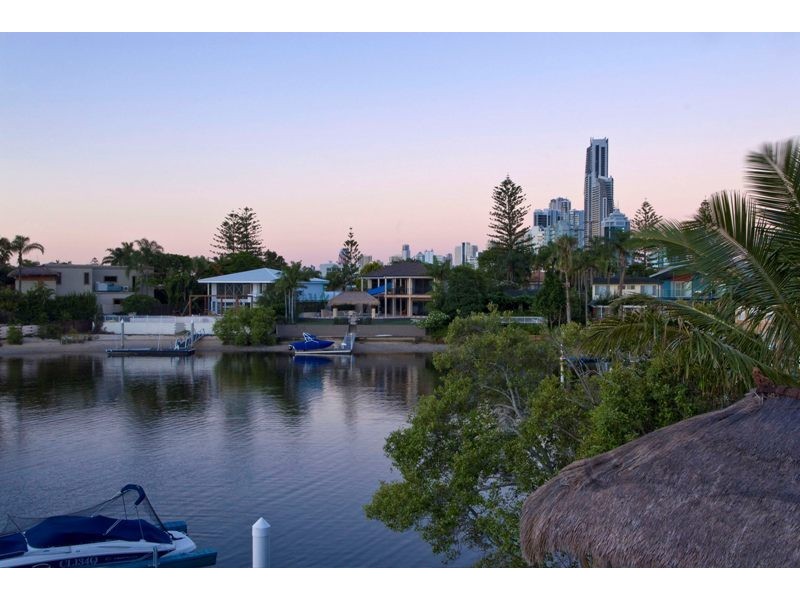 17 The Corso, Surfers Paradise QLD 4217