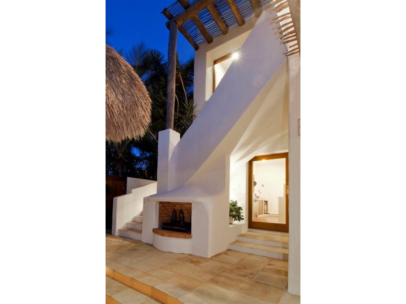 17 The Corso, Surfers Paradise QLD 4217