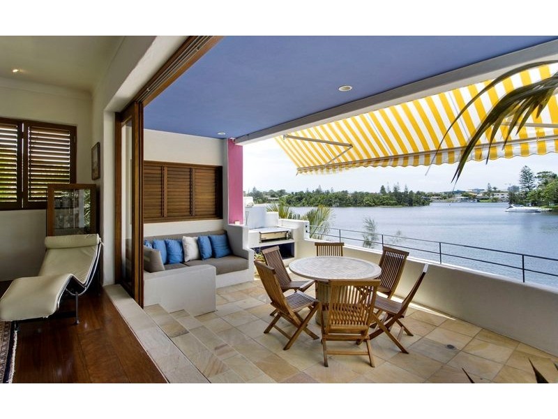 17 The Corso, Surfers Paradise QLD 4217