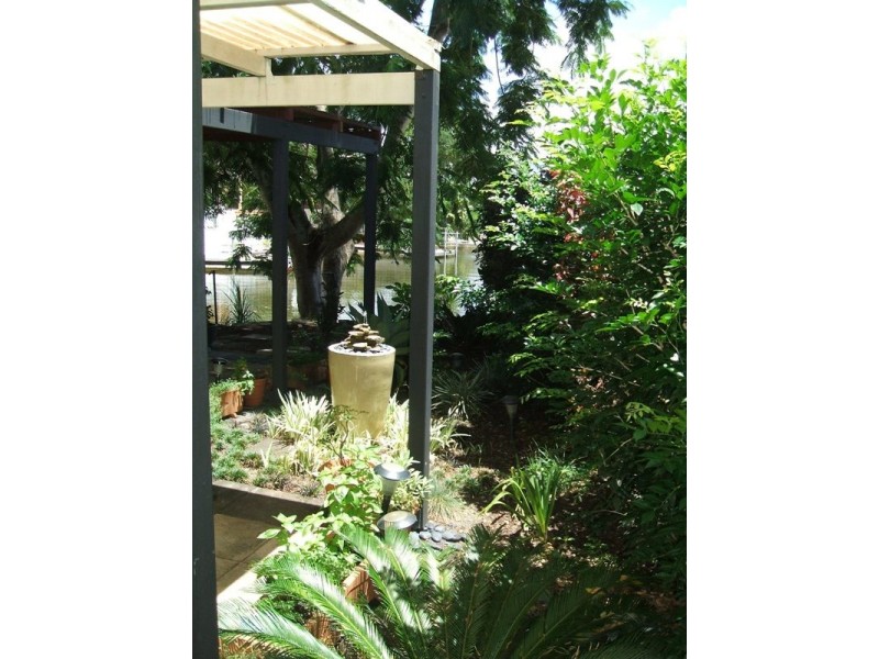Isle Of Capri QLD 4217