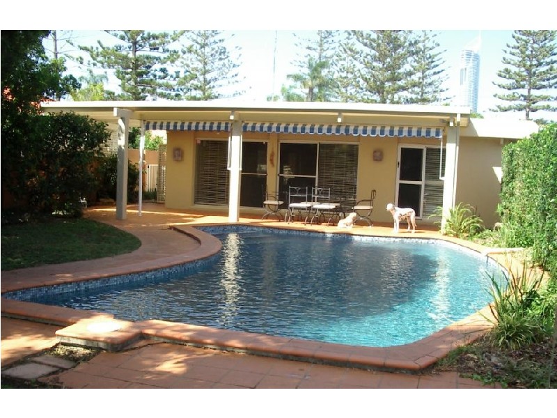 2 The Lido, Isle Of Capri QLD 4217