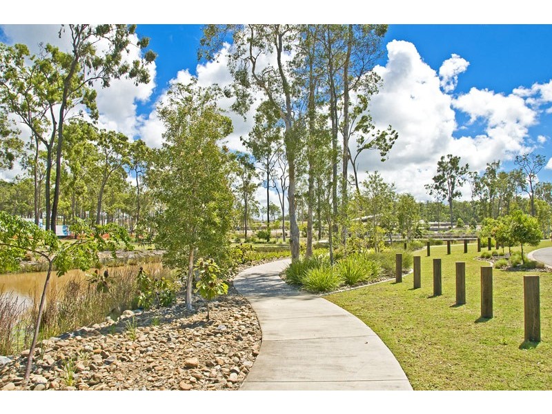 17 Peregrine Crescent, Coomera QLD 4209