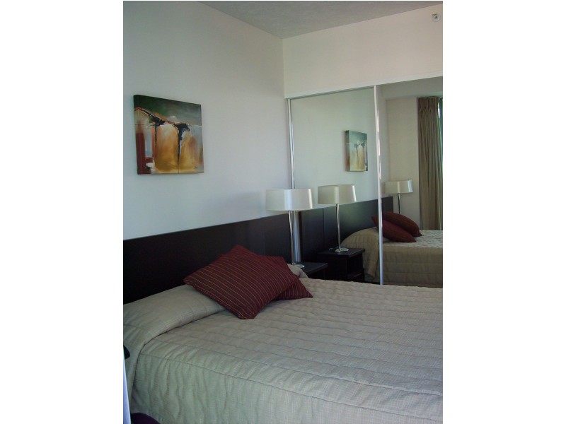 18 Fern St, Surfers Paradise QLD 4217