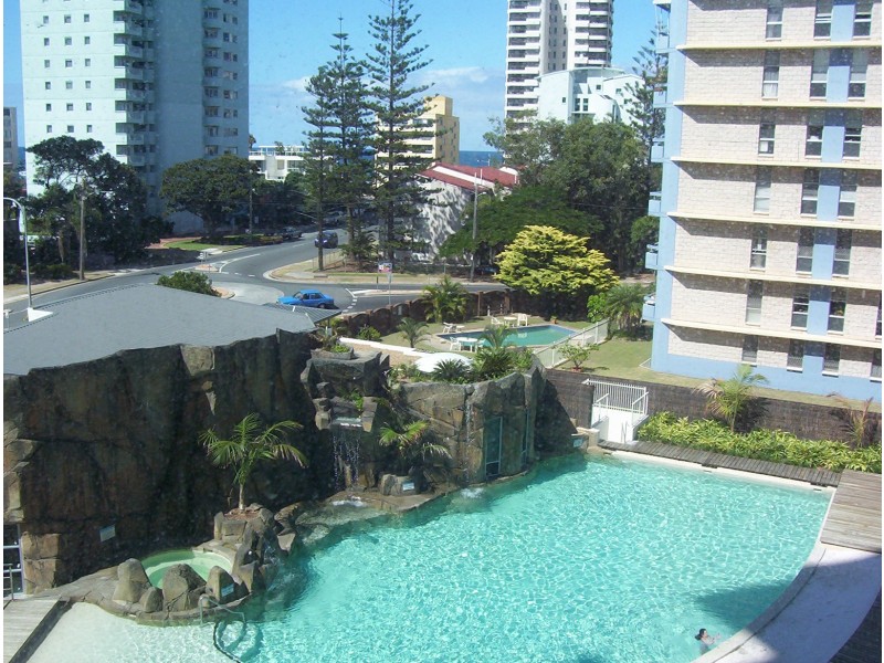 18 Fern St, Surfers Paradise QLD 4217